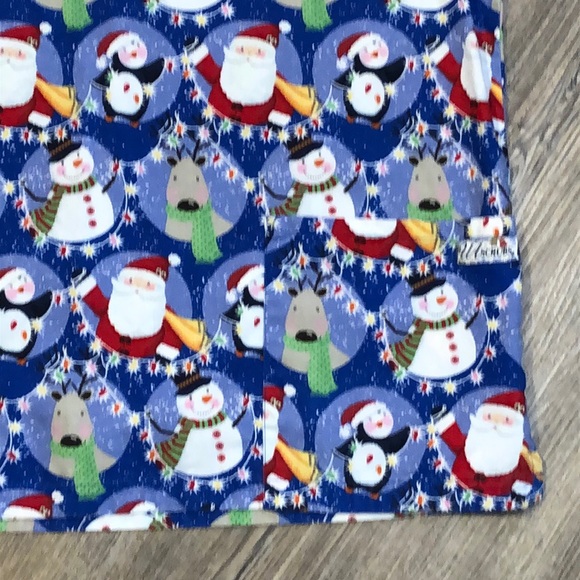 UA Scrubs Christmas Snow Globe V Neck Scrub Top - Picture 7 of 7